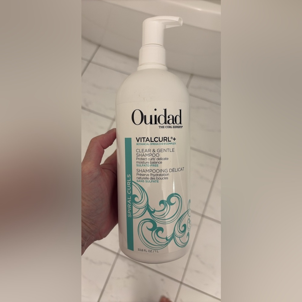 Ouidad VitalCurl+ Clear & Gentle Shampoo - White